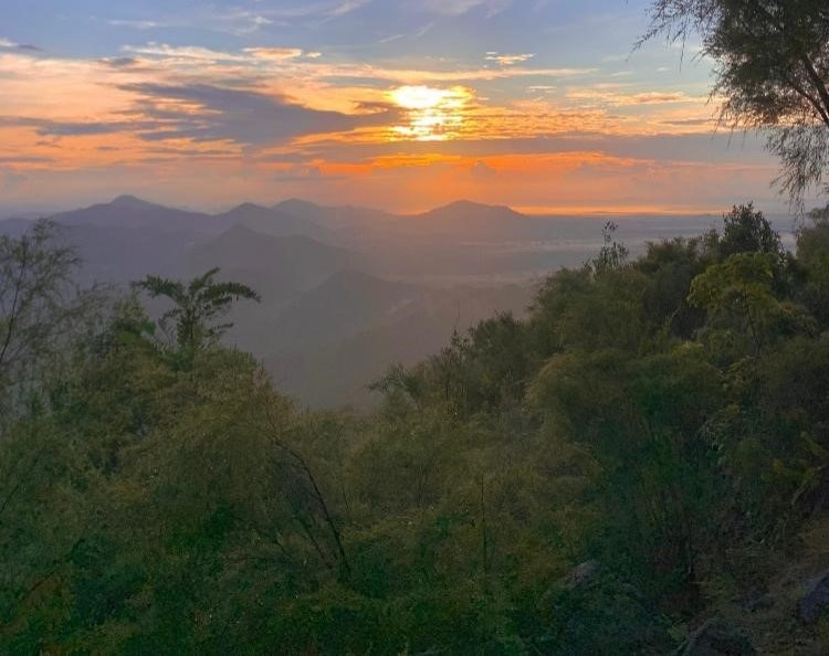 Gadong Hill Bukit di Belitung sekilas mirip pegunungan Dieng