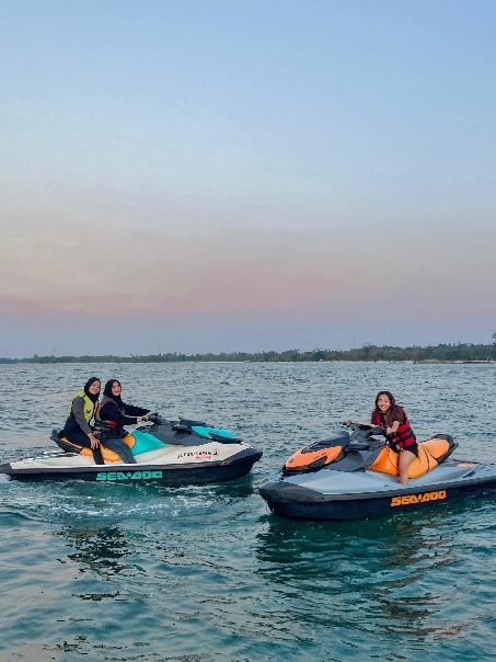 Rekomendasi Bermain Jetski di Sian Lie Pohon Ketapang, Belitung