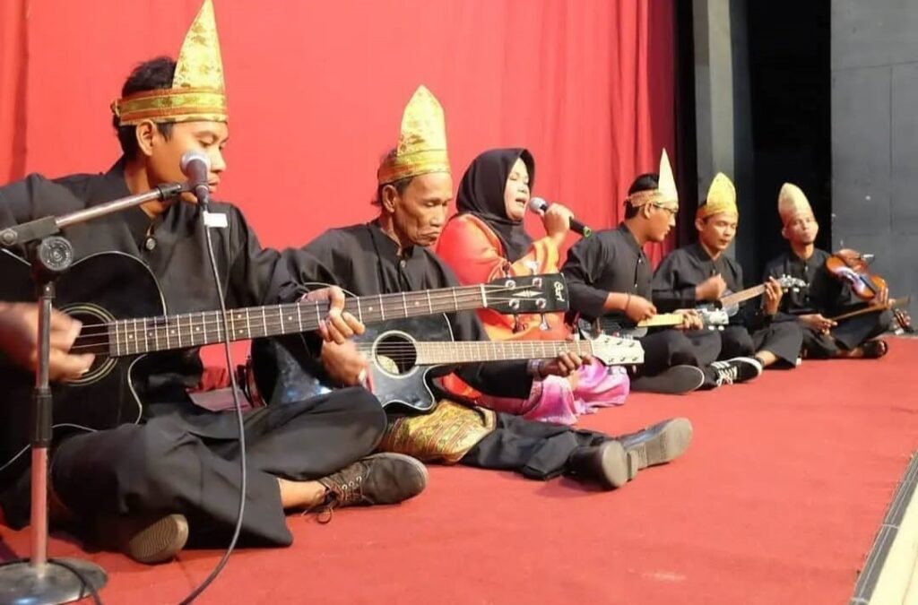Harmoni Tradisi dan Potensi Ekonomi Kreatif Kesenian Keruncong  Stambul Fajar di Belitung