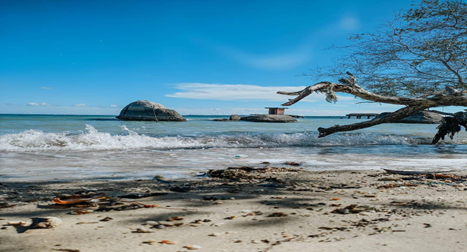 Teluk Gembira Senyum Laut di Ujung Selatan Belitung